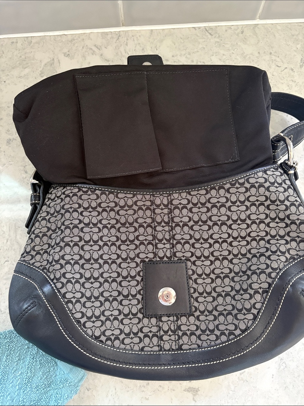 Authentic Coach Soho F10926 Black Gray Signature C Canvas Y2K Shoulder Bag - Picture 11 of 16